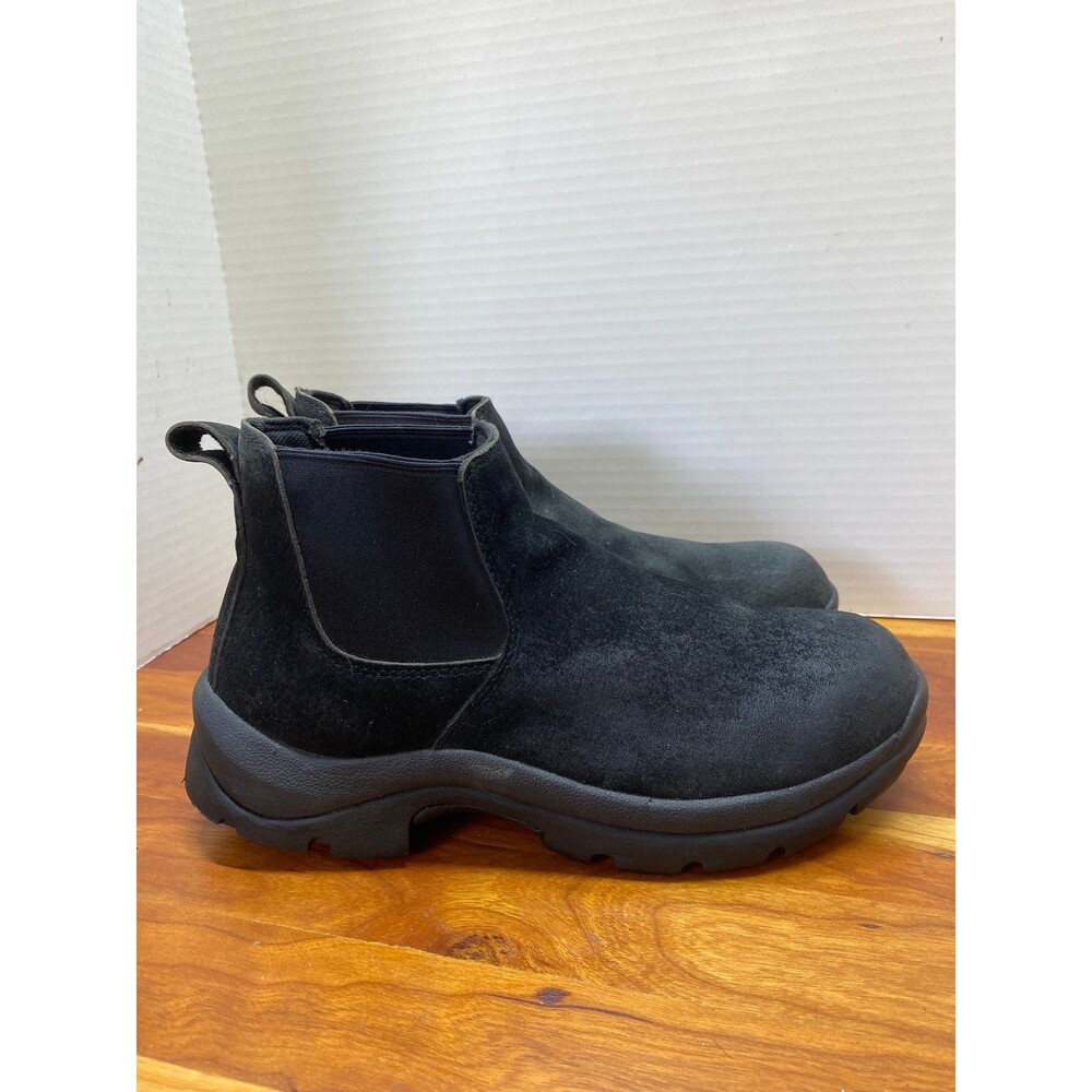 Duluth Trading Co slip on Chelsea Boots 9.5